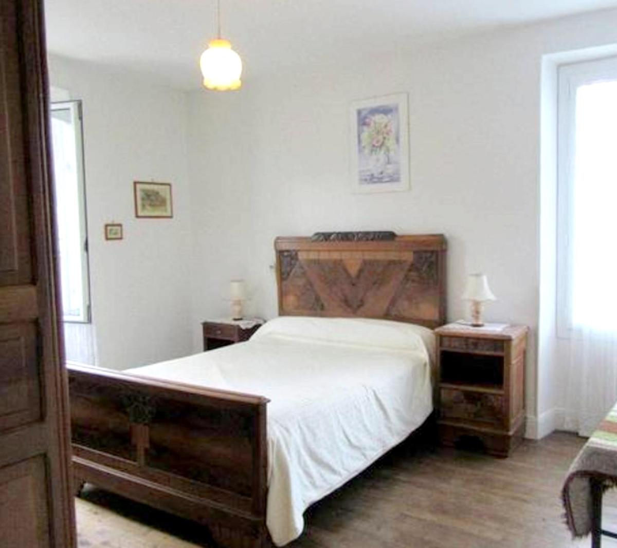 Maison de 3 chambres avec jardin clos et wifi a Bussac - Housity