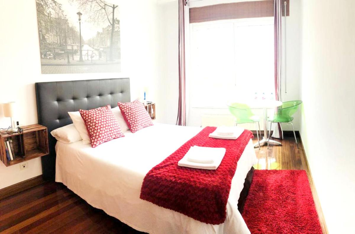 Cozy apartment in Ribadeo 60 m² with shared garden - Housity