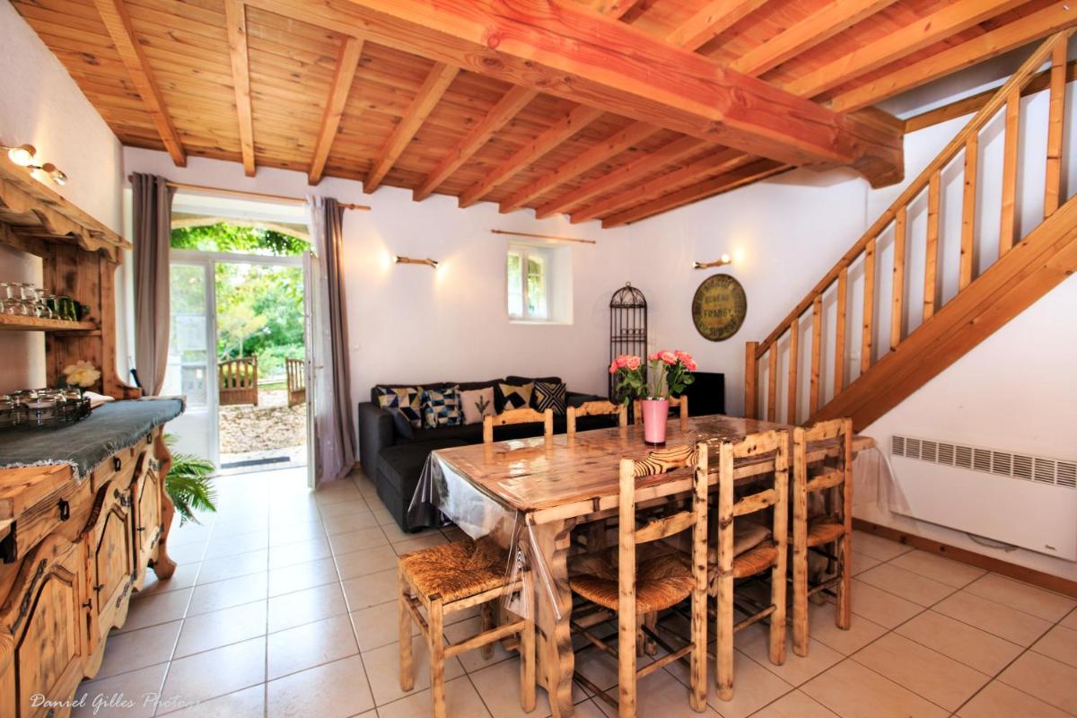 Maison de 4 chambres avec piscine partagee spa et jardin amenage a Saint Front de Pradoux - Housity