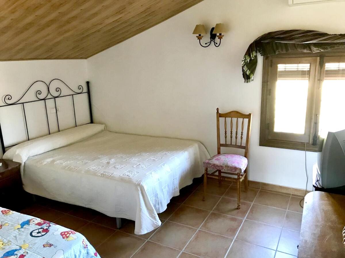 Suitetrails - 3 bedrooms villa with private pool and wifi at Archidona