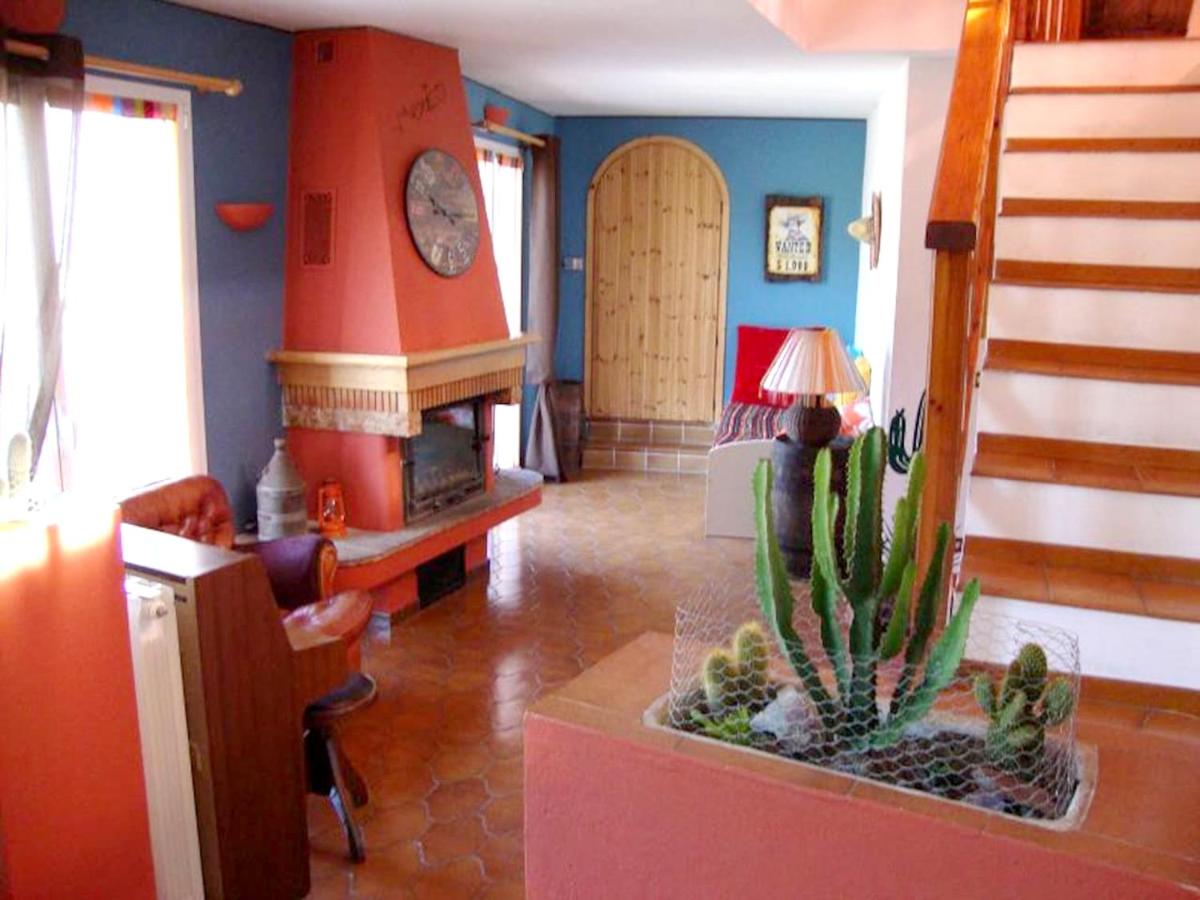 Welcoming family house in Olivetta with large garden - Housity