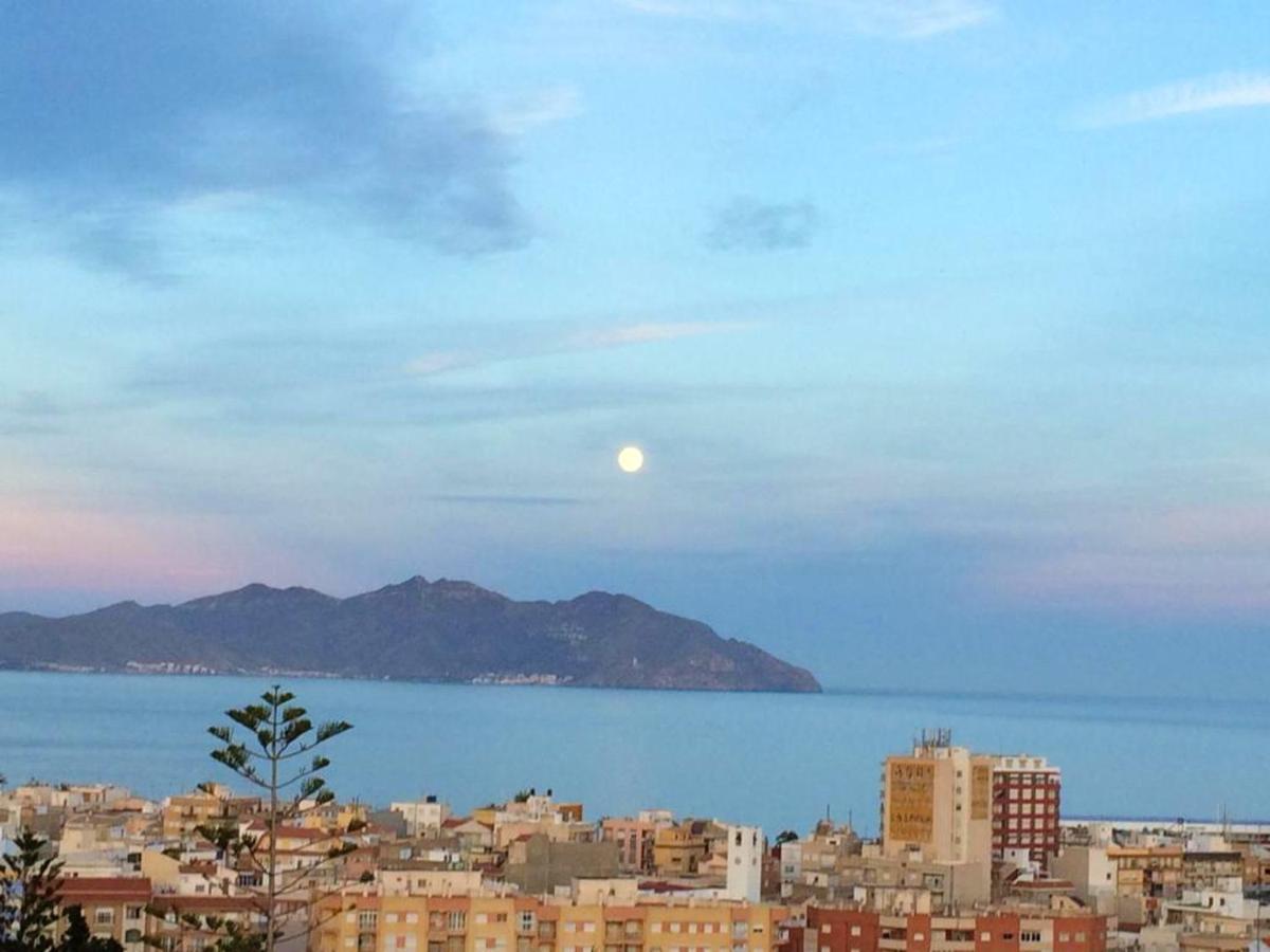 Sunny house near the sea in Puerto de Mazarron - Housity