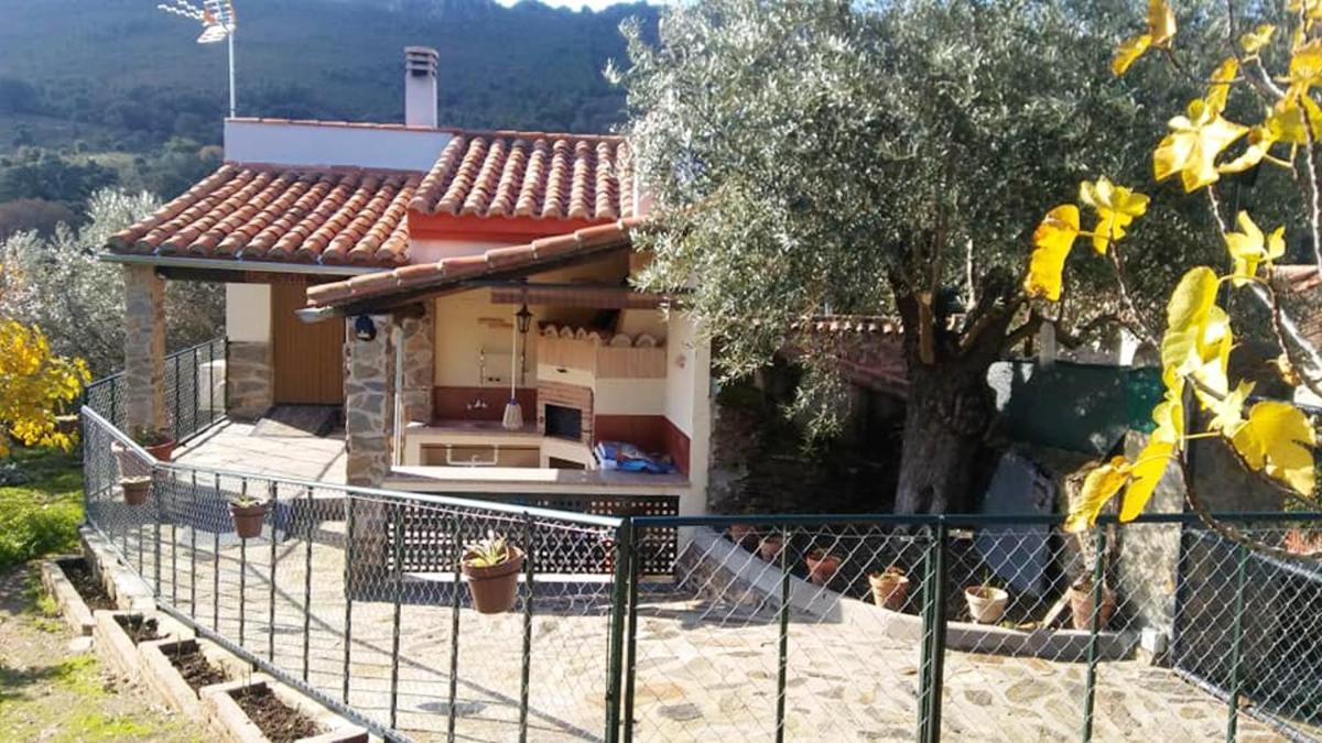 Cozy studio in Valencia de Alcantara 25 m² lovely garden - Housity