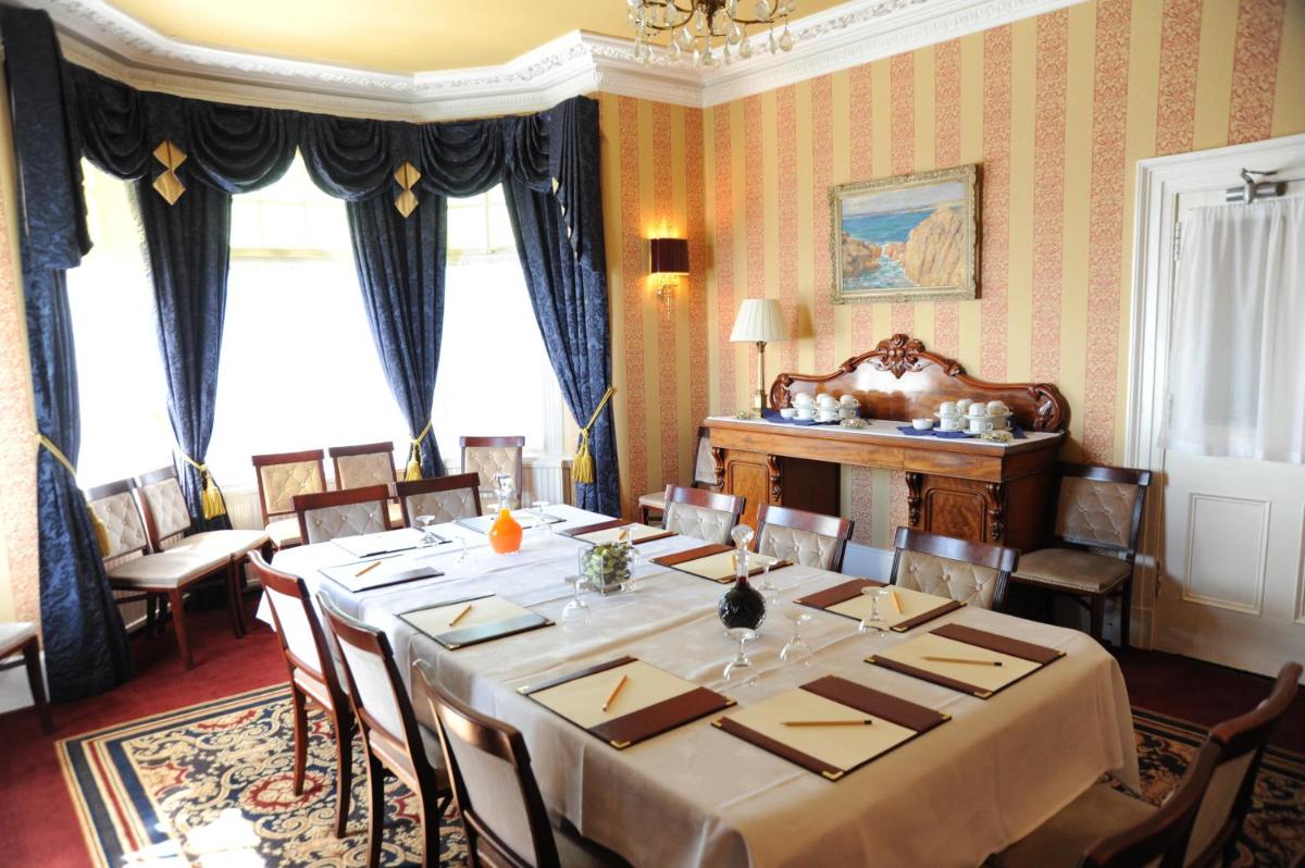 The Gretna Chase Hotel - Housity