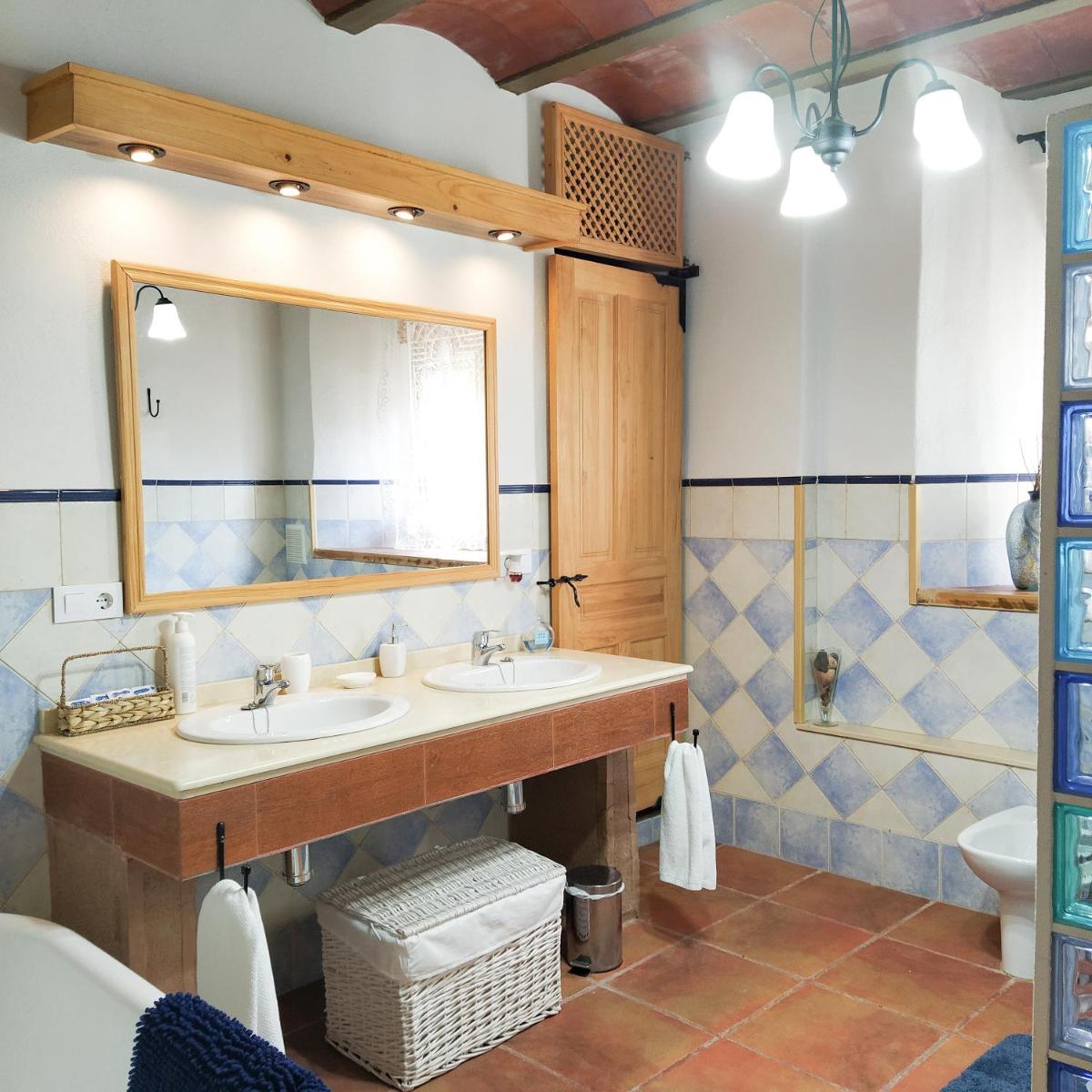 Alojamiento Rural Medios Panes - Housity