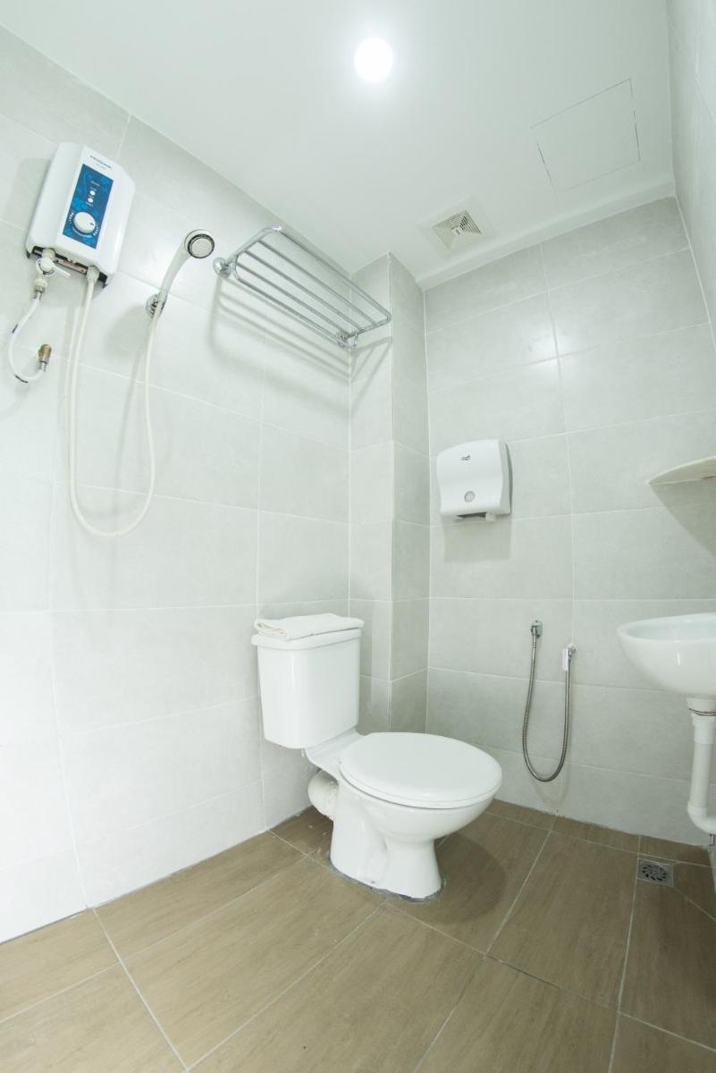Grand Bagan Hotel - Housity