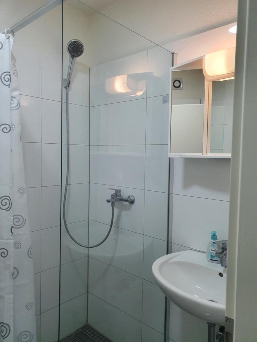 Apartment Flora three - Hizvo