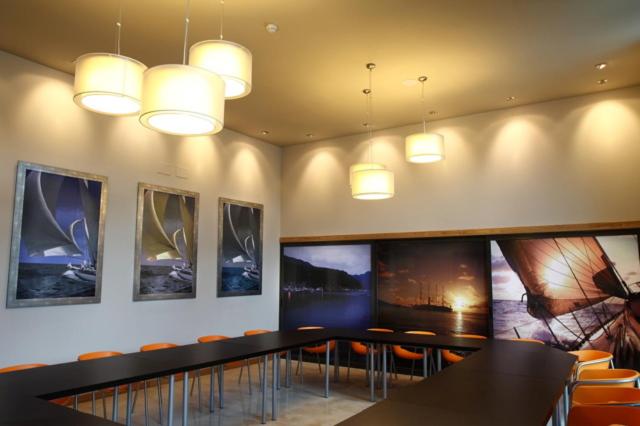 Hotel Restaurante El Valles 4 ESTRELLAS - Housity