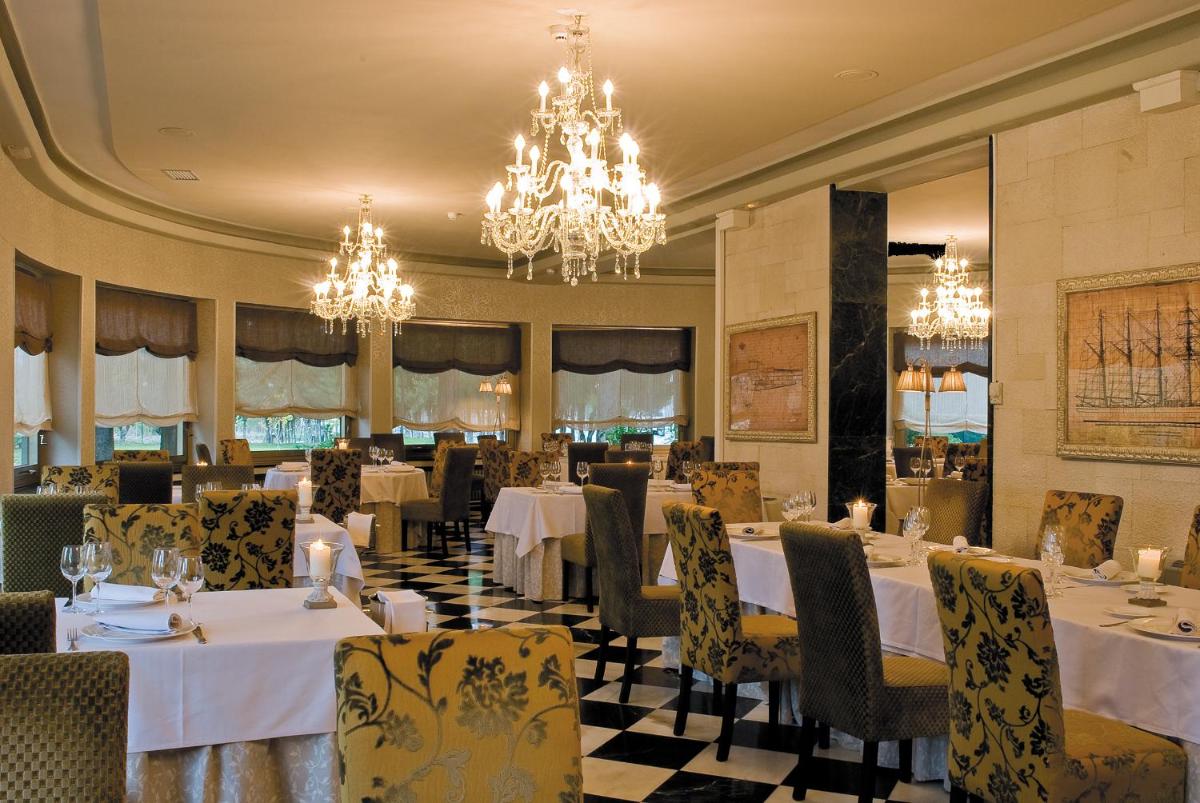Hotel Restaurante El Valles 4 ESTRELLAS - Housity