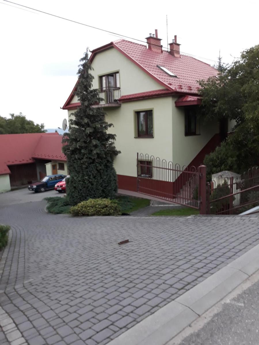 Agroturystyka NA LIPCE Jagna i Stanisław Warchał - Housity