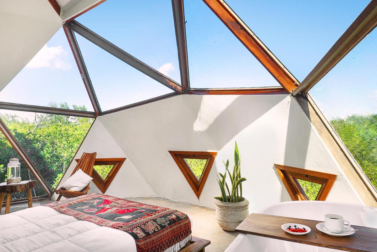 Mamasan Treehouses & Cabins - Housity