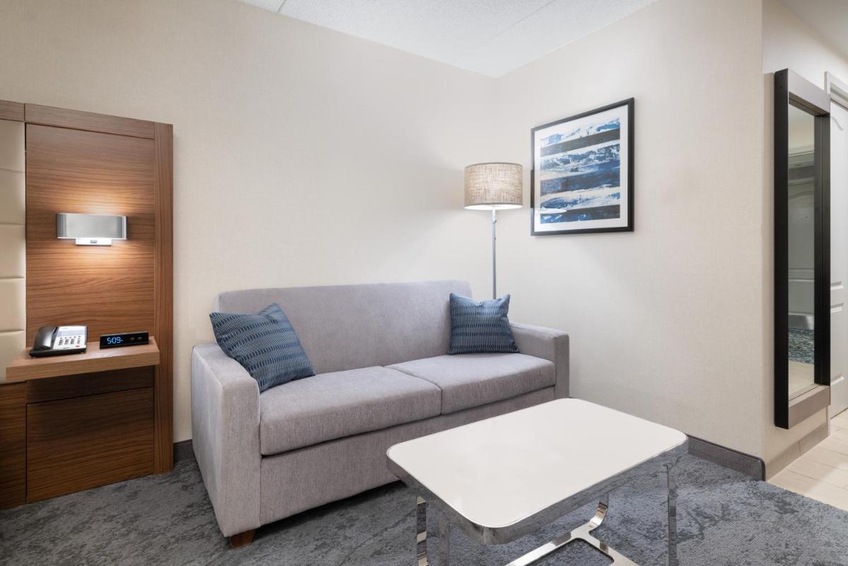 Holiday Inn Express & Suites Boston - Cambridge by IHG - Housity