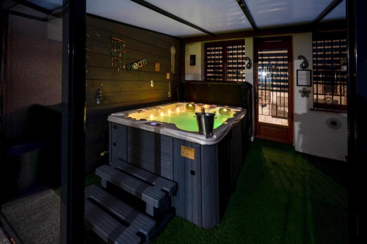 Spa privatif Toulouse Jacuzzi - Housity
