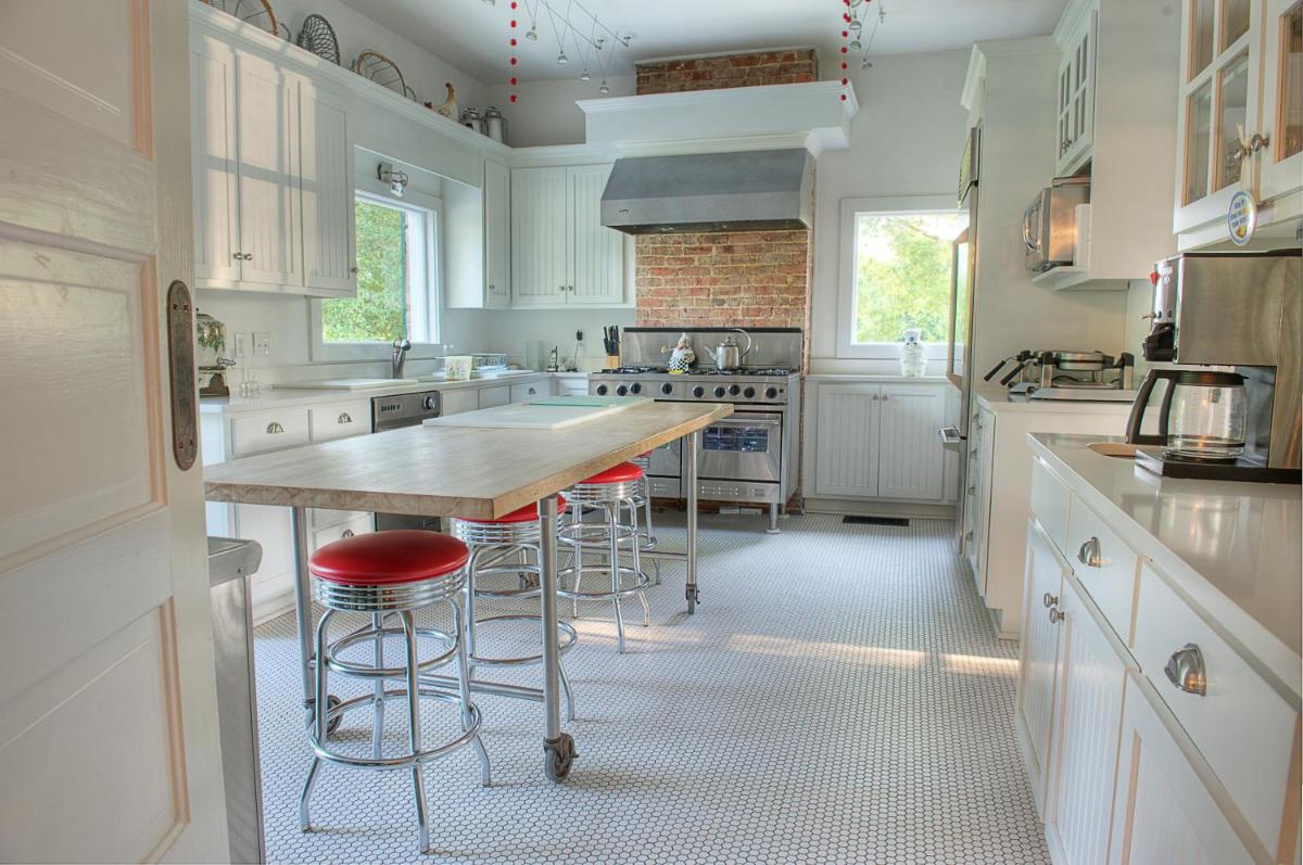 The Jackie O' House Bed and Breakfast - Housity