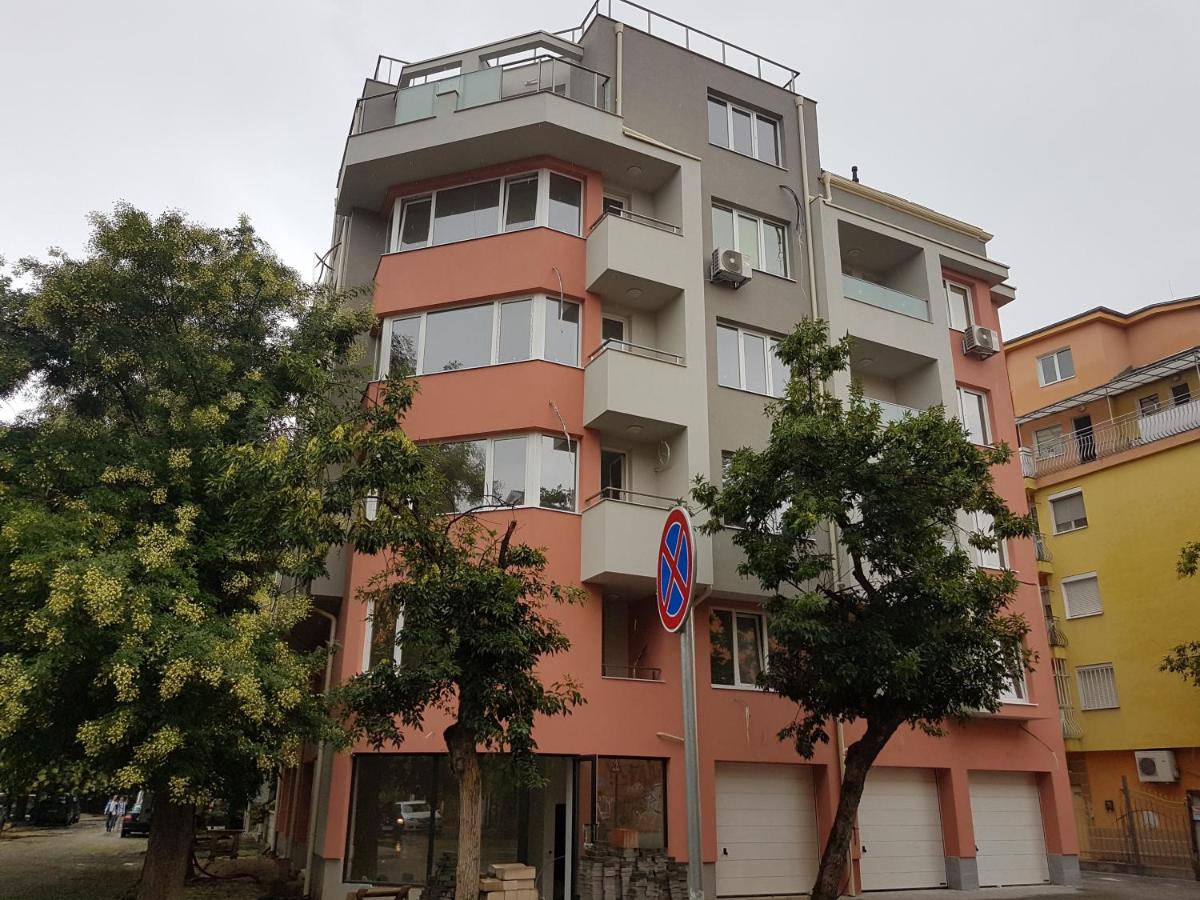 Apartment near to Grand Hotel Plovdiv - Housity