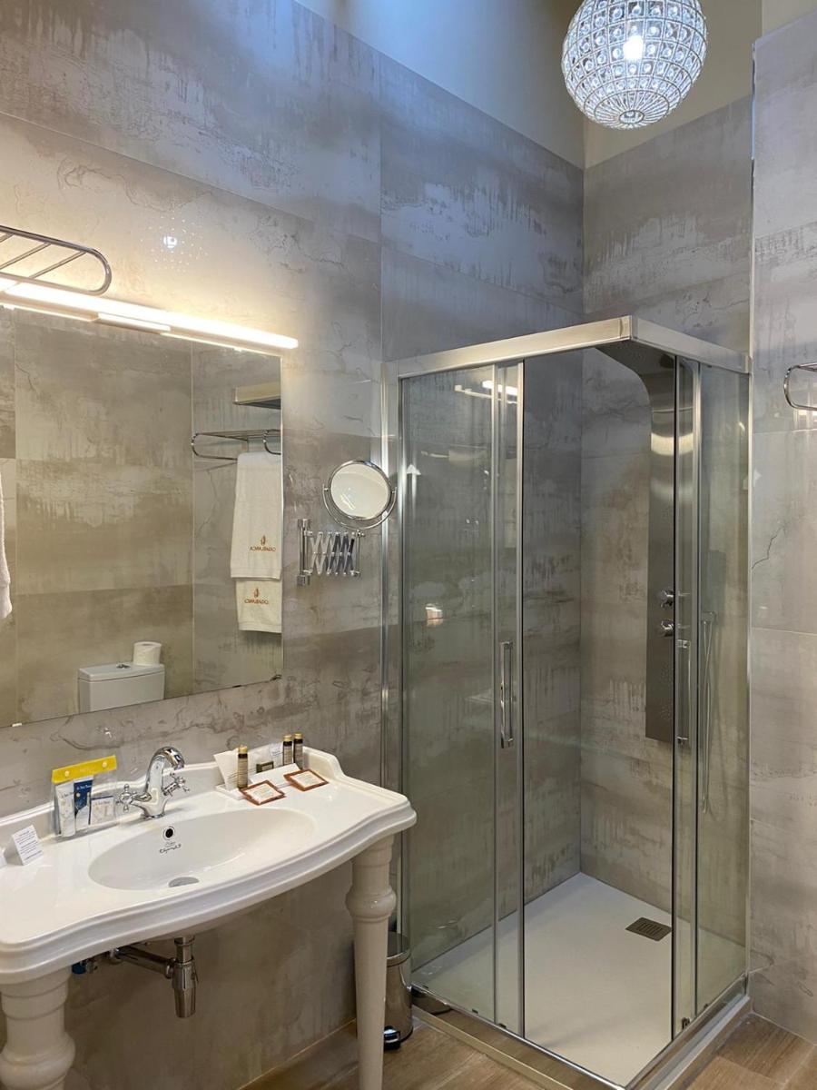 Un baño de HOTEL CASABLANCA BOUTIQUE