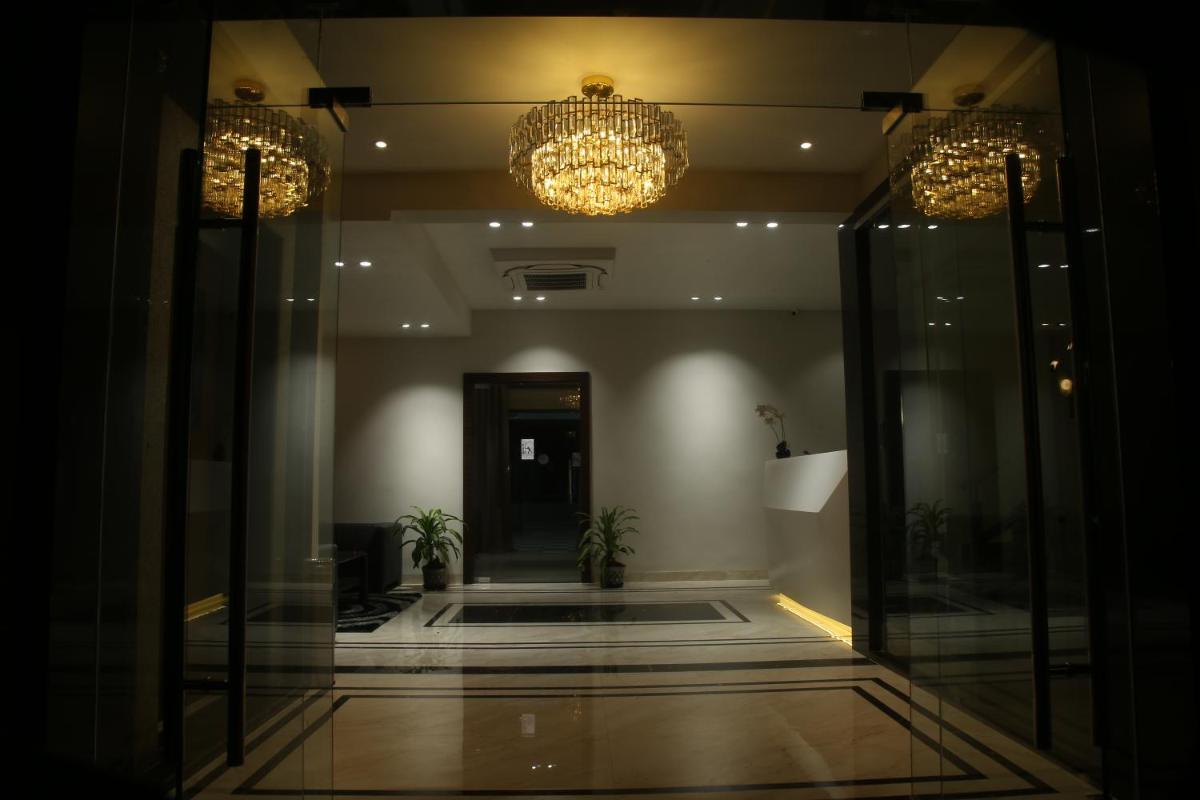 PARK IRIS HOTELS, Bharathi Nagar - Housity