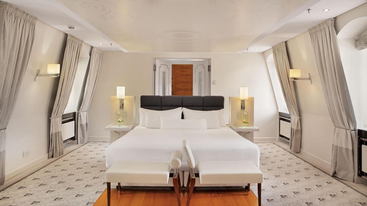 Ein Bett oder Betten in einem Zimmer der Unterkunft Bilderberg Bellevue Hotel Dresden Ein Bett oder Betten in einem Zimmer der Unterkunft Bilderberg Bellevue Hotel Dresden
