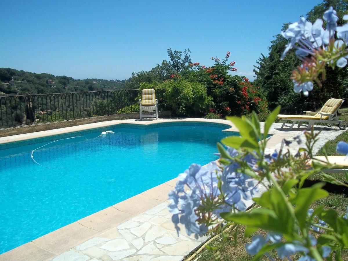 Appartement de 2 chambres avec piscine privee jardin clos et wifi a Chateauneuf Grasse - Housity