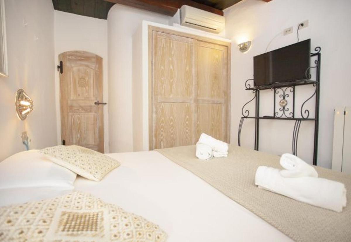 Suitetrails - Modern Villa in Olbia with Shared Pool 45 sqm