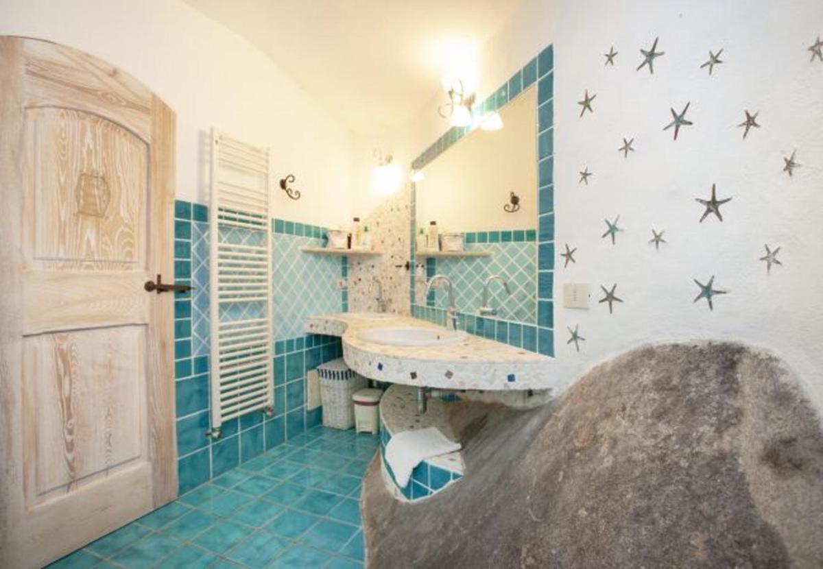 Suitetrails - Modern Villa in Olbia with Shared Pool 45 sqm