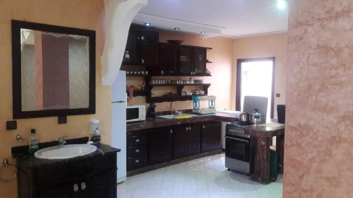 Charming Apartment in Oujda with Terrace and Balcony - Housity