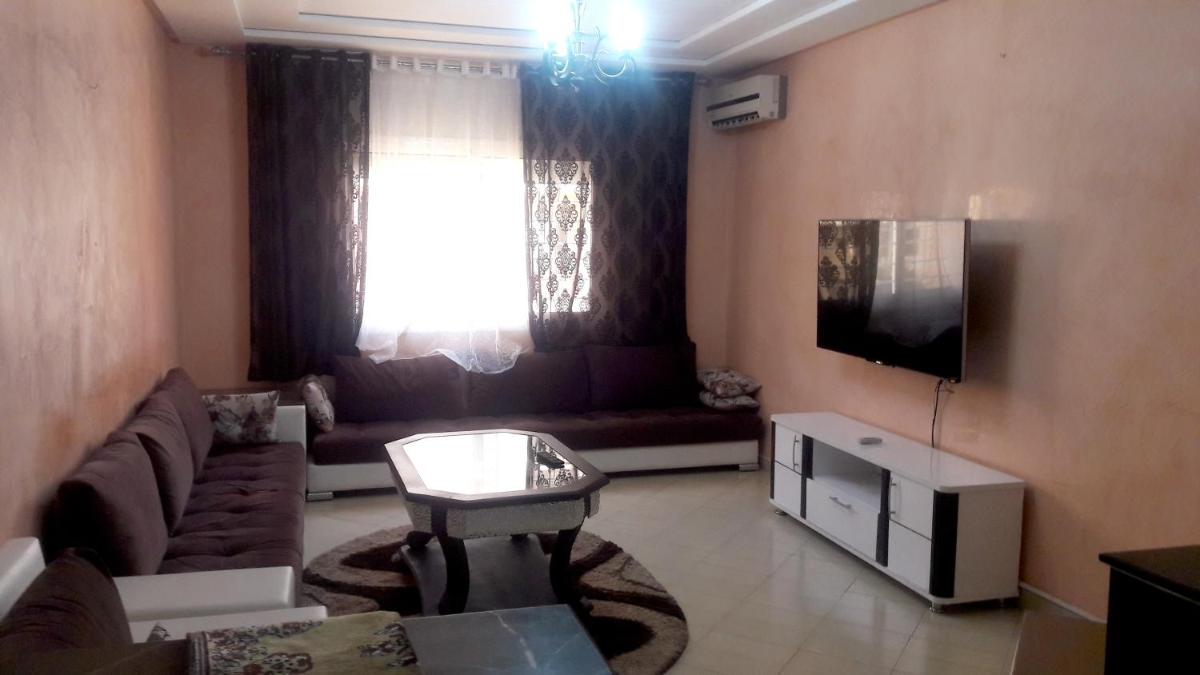 Suitetrails - 2 bedrooms appartement with city view garden and wifi at Oujda