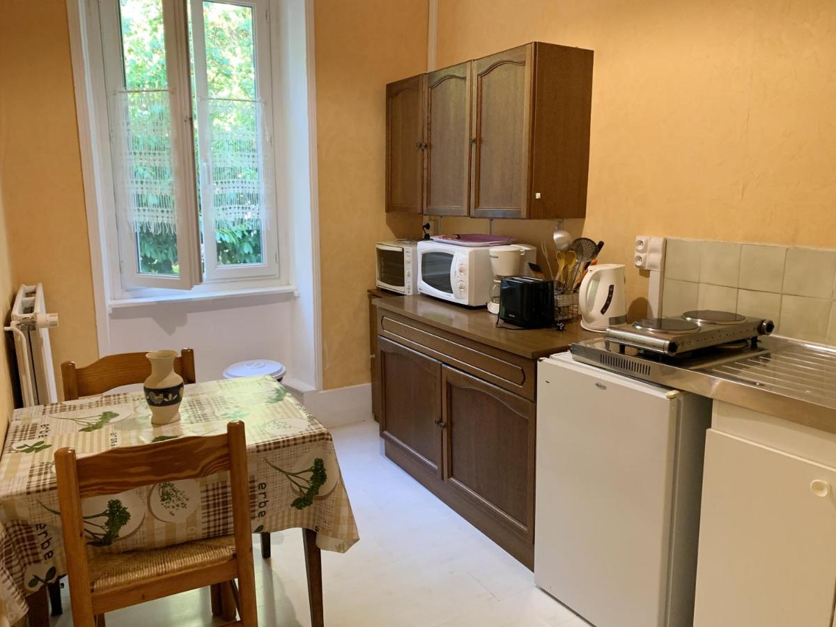 Appartement cosy à Néris-les-Bains, 20 m², balcon avec vue - Housity
