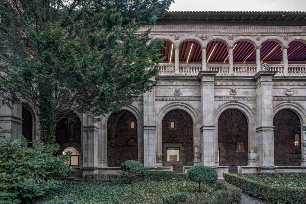 Jardín al aire libre en Parador de Turismo de León