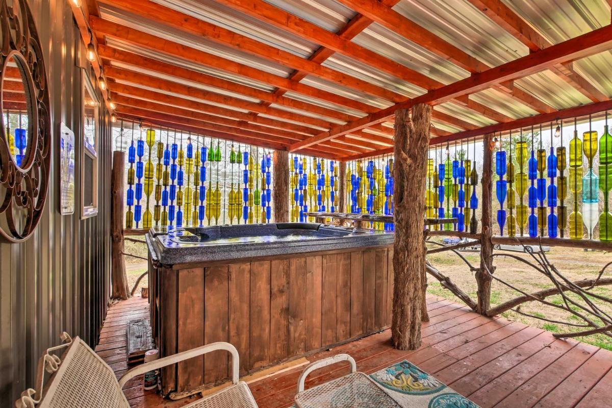 Charming Escape with Fire Pit in Summerville! - Housity