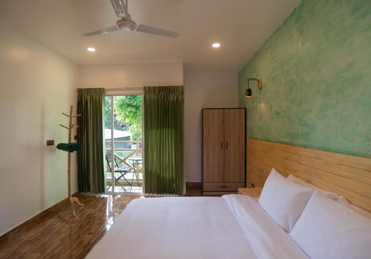 Suitetrails - Turtle Maldives - Your Gateway to the Beach & Marine Adventures Await!