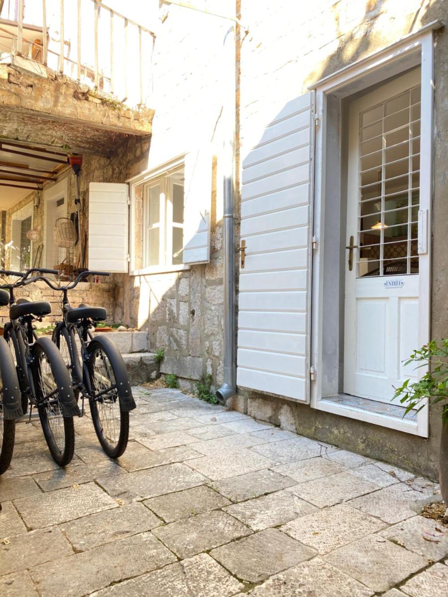 Suitetrails - Charming stone house in Jelsa