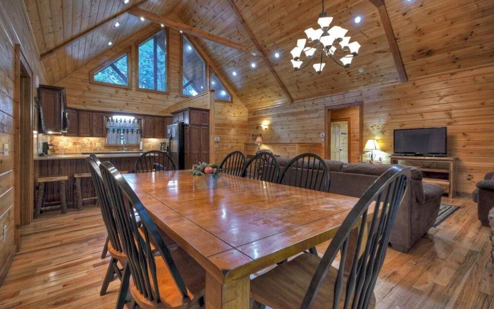 Dogwood Retreat - GREAT FAMILY RETREAT TIME IN THE NORTH GEORGIA MOUNTAINS OF BLUE RIDGE - Housity