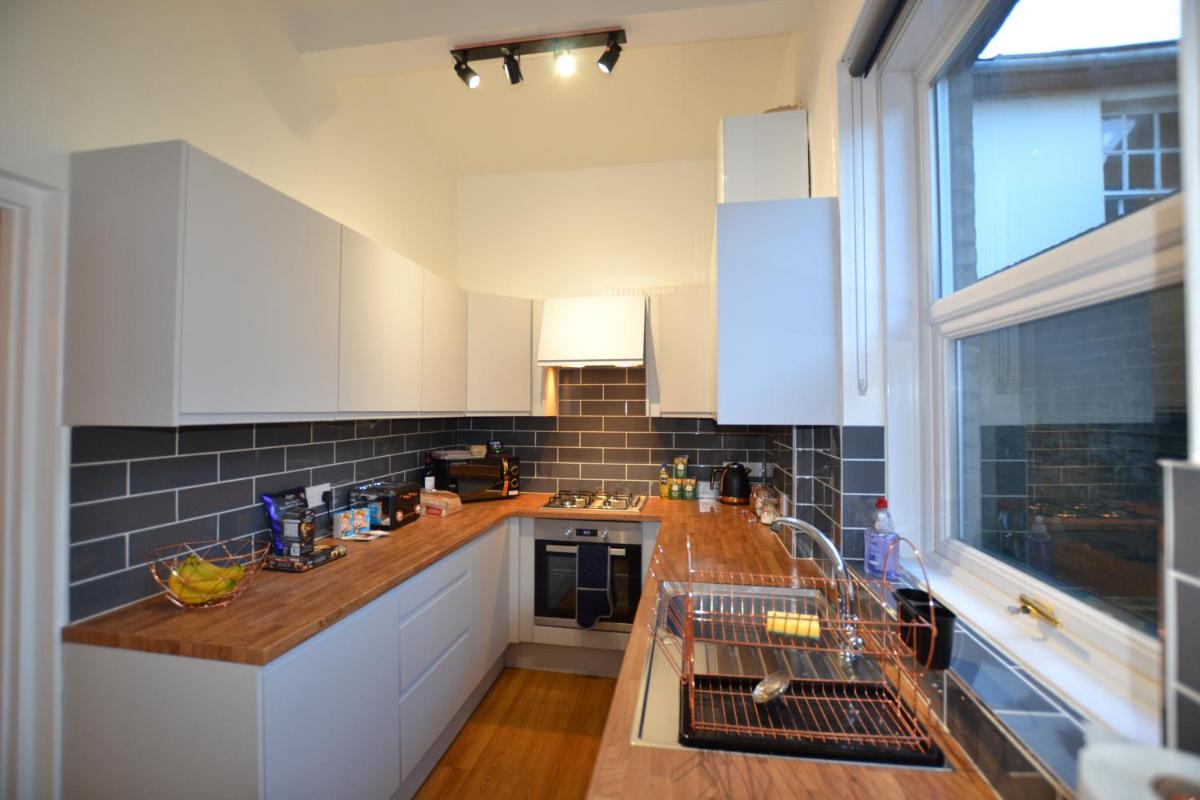 Suitetrails - Mayflower 2 bed Boutique Apartment - STAYSEEKERS