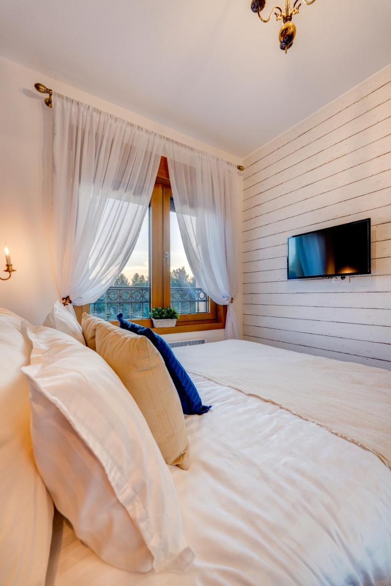 Adams place 2 - Housity
