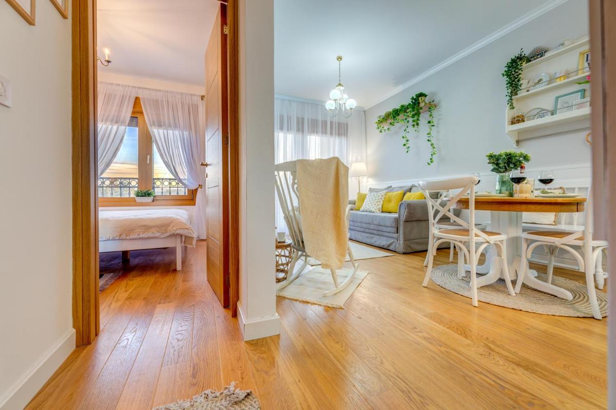 Adams place 2 - Housity