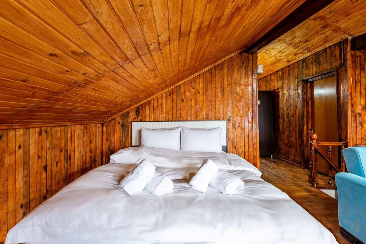 Peaceful Villa Birdbox - Housity