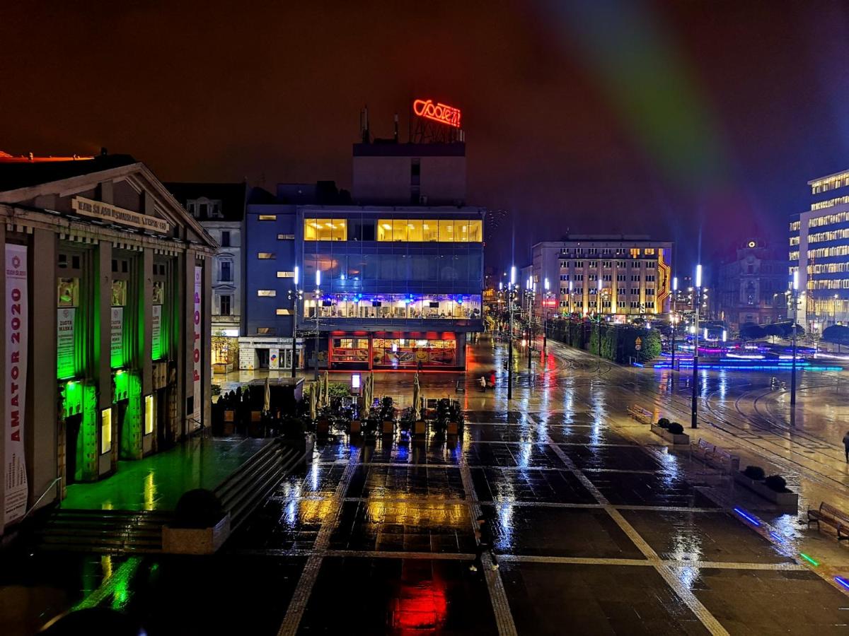 Rynek 7 - Housity