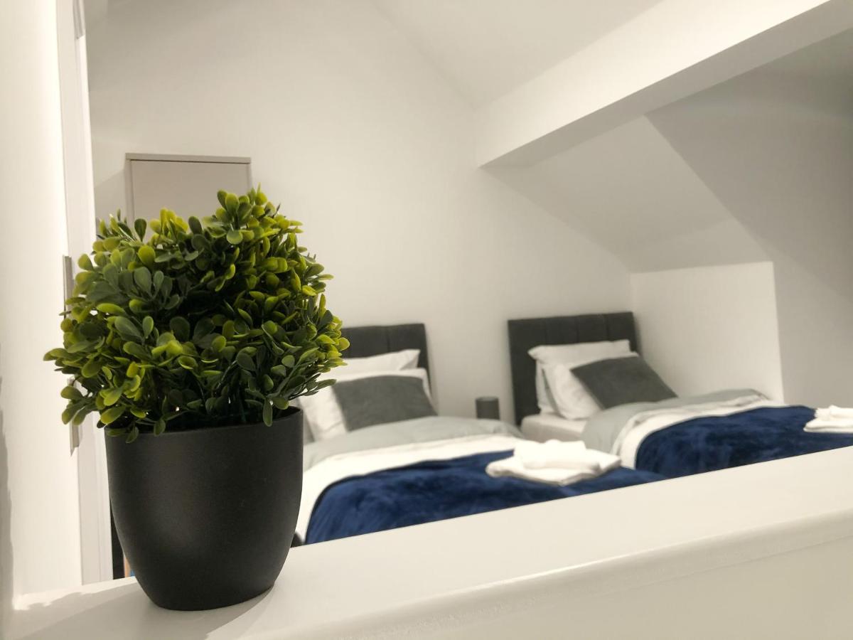 10min to City - FREE Parking - Private Studio - Contractor Friendly - Housity