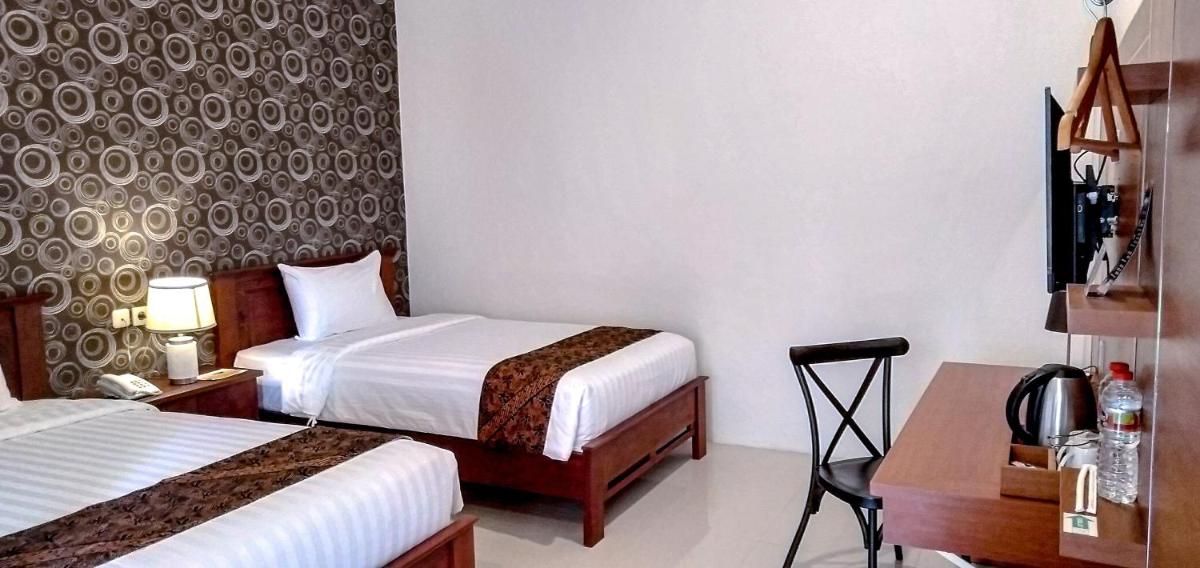 Dreamland Hotel And Lounge - Housity