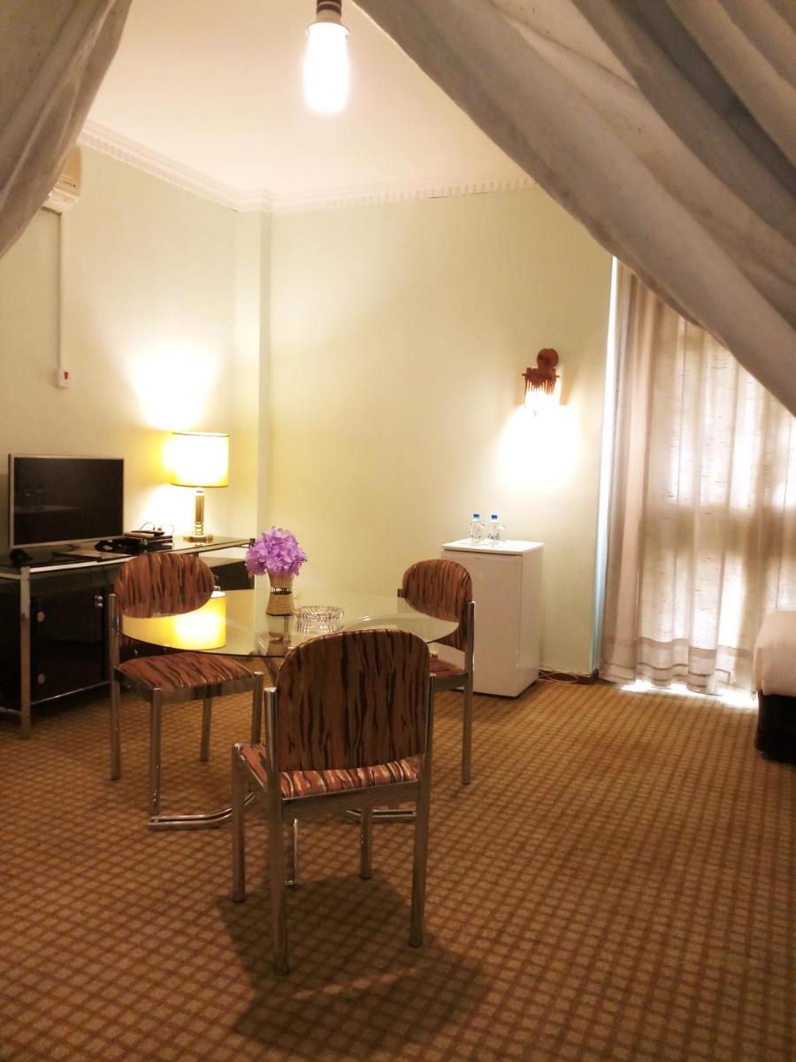 Suitetrails - Oriental Palace Hotel