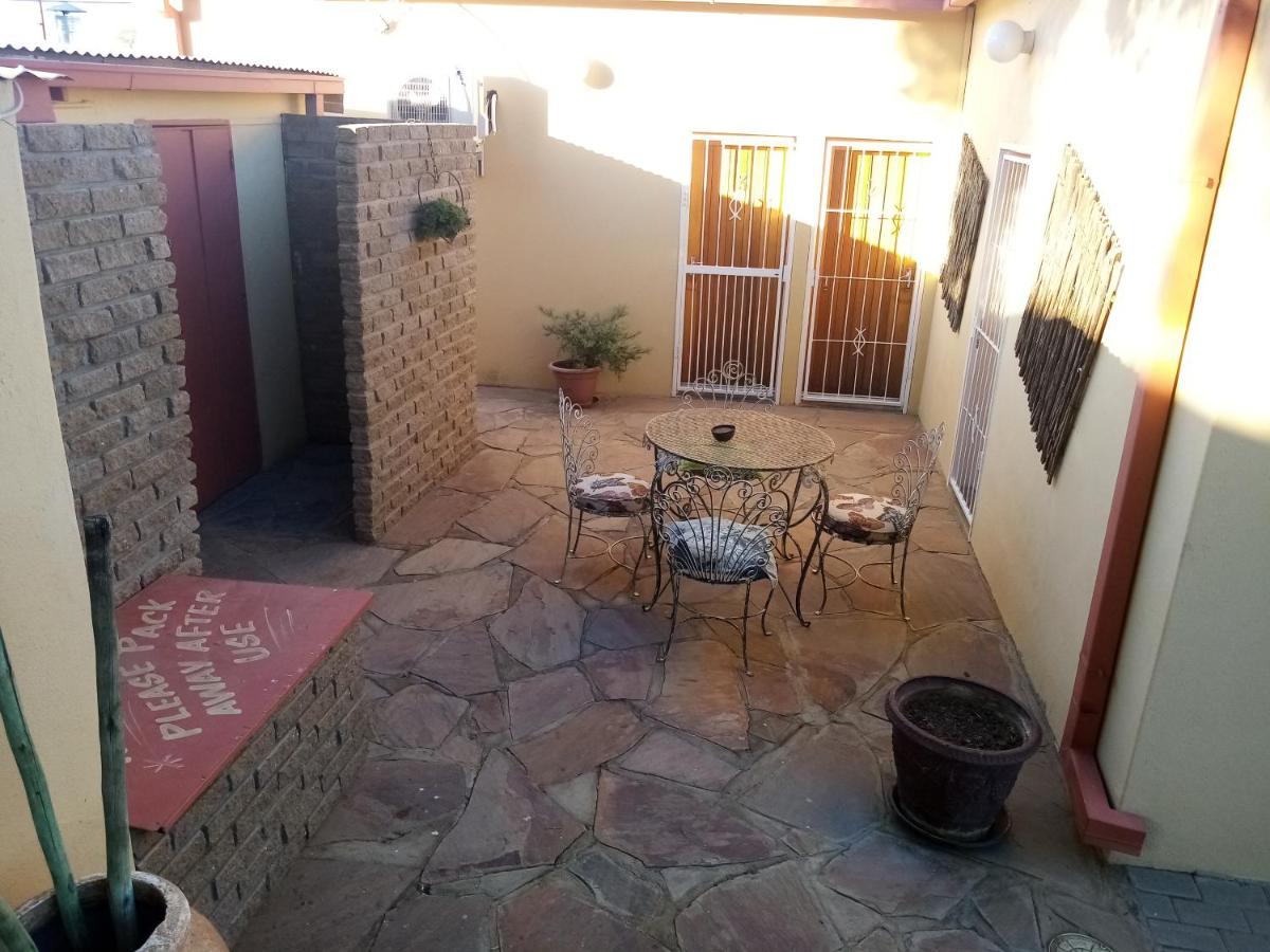 Larochelle Guesthouse - Housity