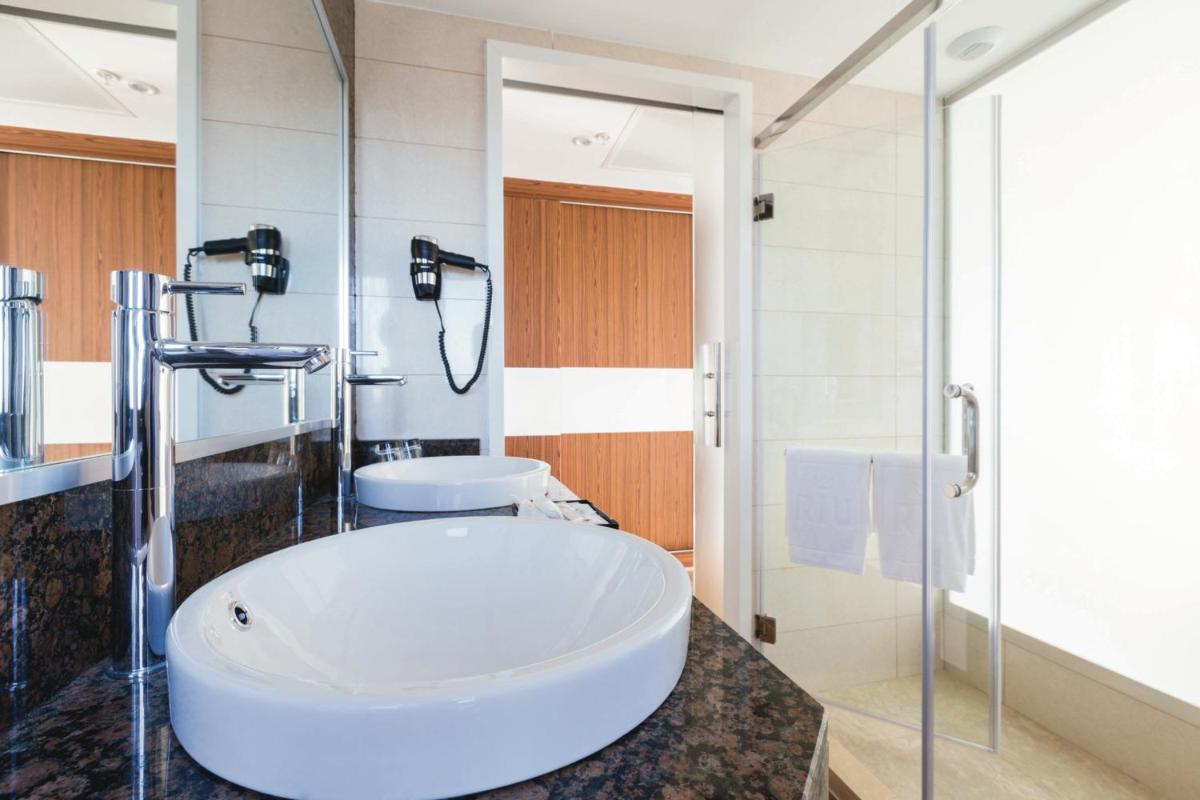 Un baño de Hotel Riu Bravo - 0'0 All Inclusive