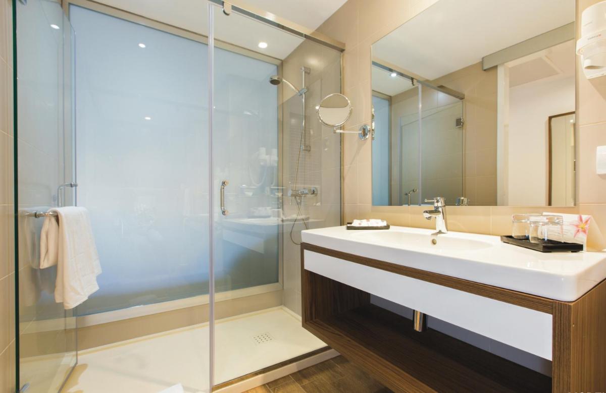 Un baño de Hotel Riu Bravo - 0'0 All Inclusive