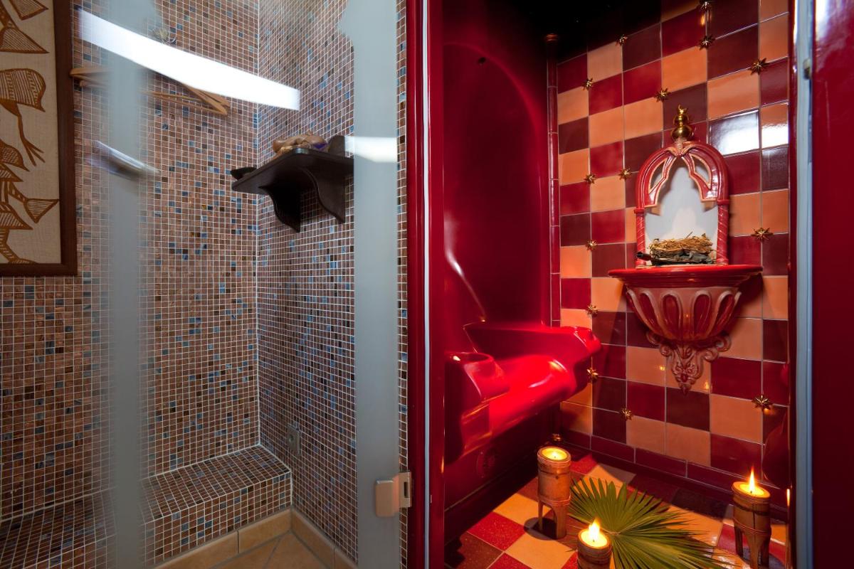 Un baño de Seaside Sandy Beach