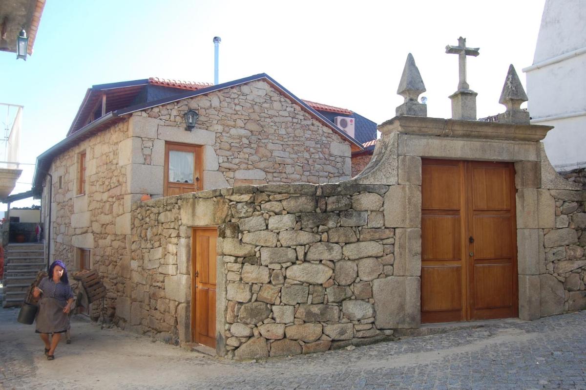 Outros Tempos - Turismo de Aldeia - Housity