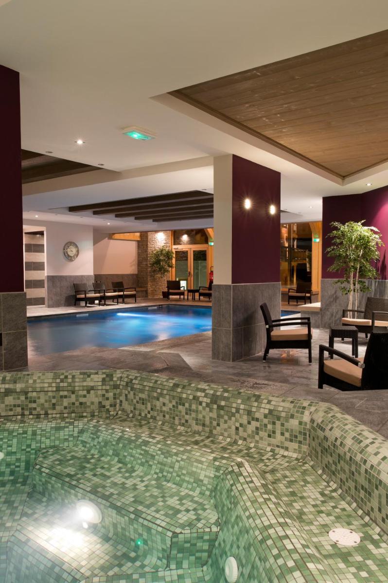 Piscine de l'établissement CGH Résidence Boutique Le Chalet des Dolines ou située à proximité