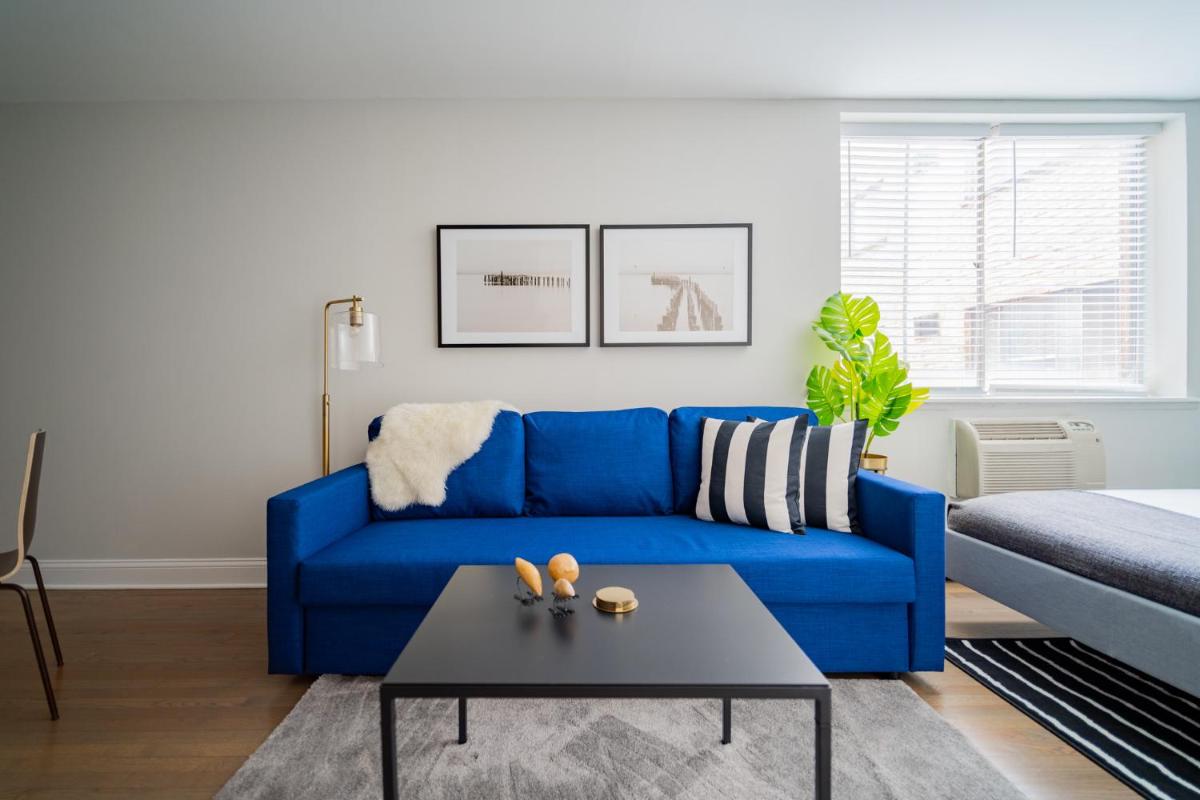 Comfy and Complete Studio Apt near Boystown - Oakdale 317 rep - Housity