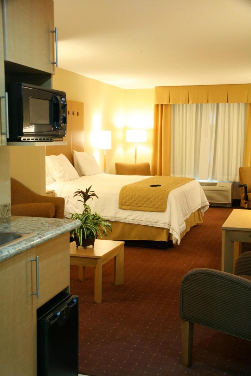 Suitetrails - Holiday Inn Express Saltillo Zona Aeropuerto, an IHG Hotel