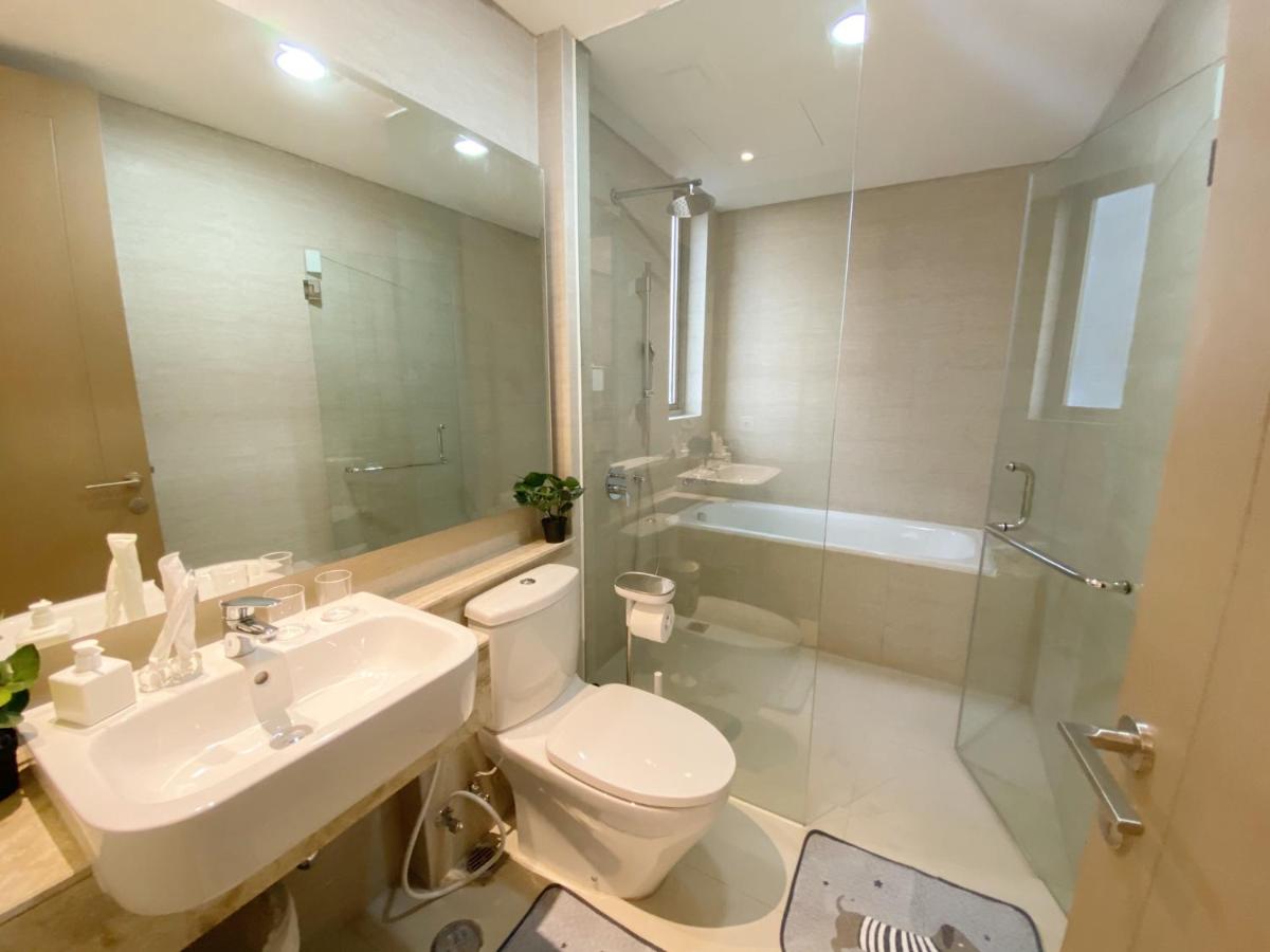 Suitetrails - Gold Coast PIK Sea View Apartments by LongeSuites